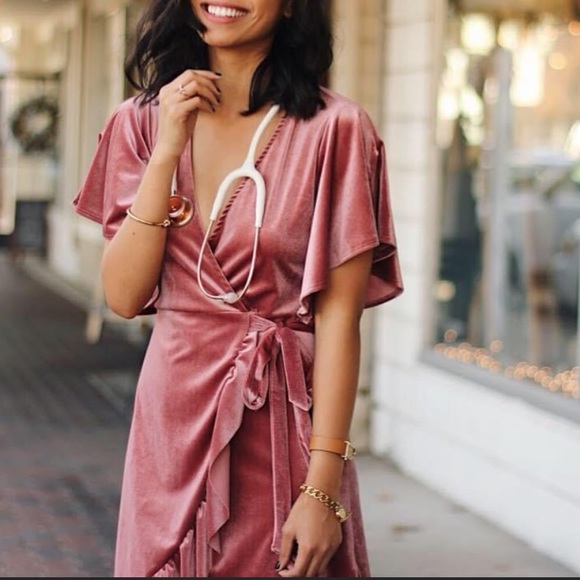 NWT 1.State Flutter Sleeve Stretch Pink Velvet Wrap Tie - Picture 1 of 9